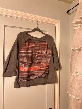 Calvin Klein Performance Top Red Accent Panel-3/4 Quarter Length Sleeves